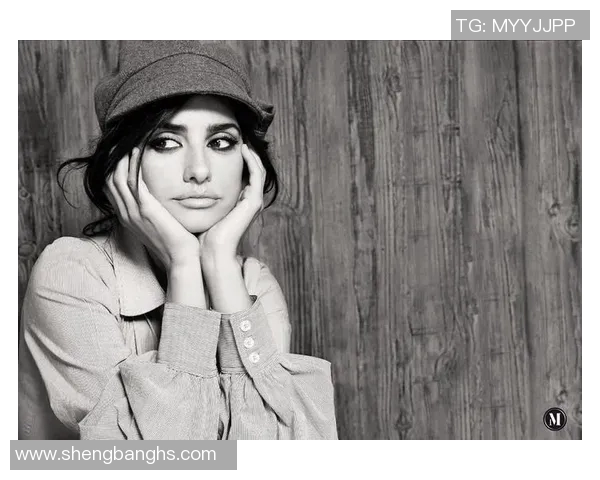 足球明星女友奢华游艇度假照曝光尽显魅力与风情