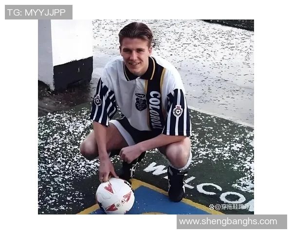 足球明星高清图片欣赏与背后故事揭秘，带你走进绿茵场的传奇人生